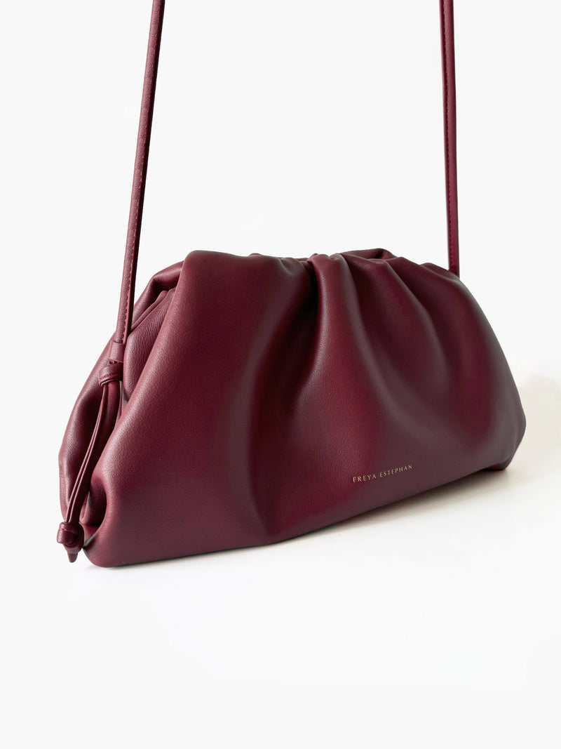 Freya Stephan Beuteltasche mit Tragegurt – Detailaufnahme